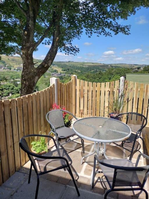 Villa The Scullery - A Quirky Annex With Wood Fire Huddersfield Exterior foto